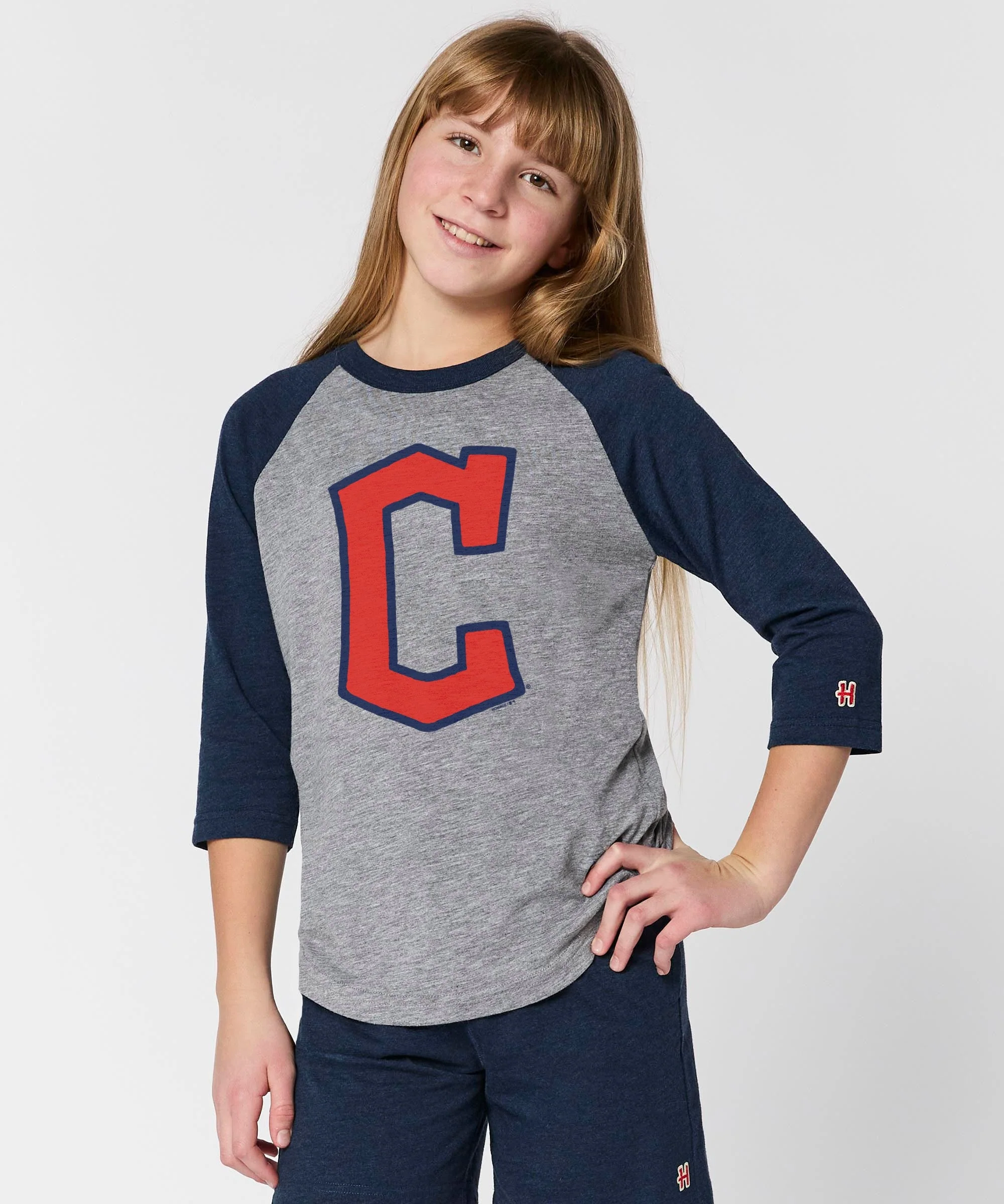Youth Cleveland Guardians Cap Logo '22 Raglan - Image 3